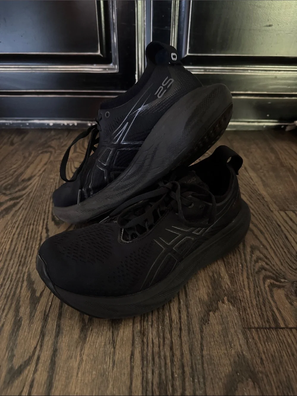 ASICS Gel Nimbus 25 triple black